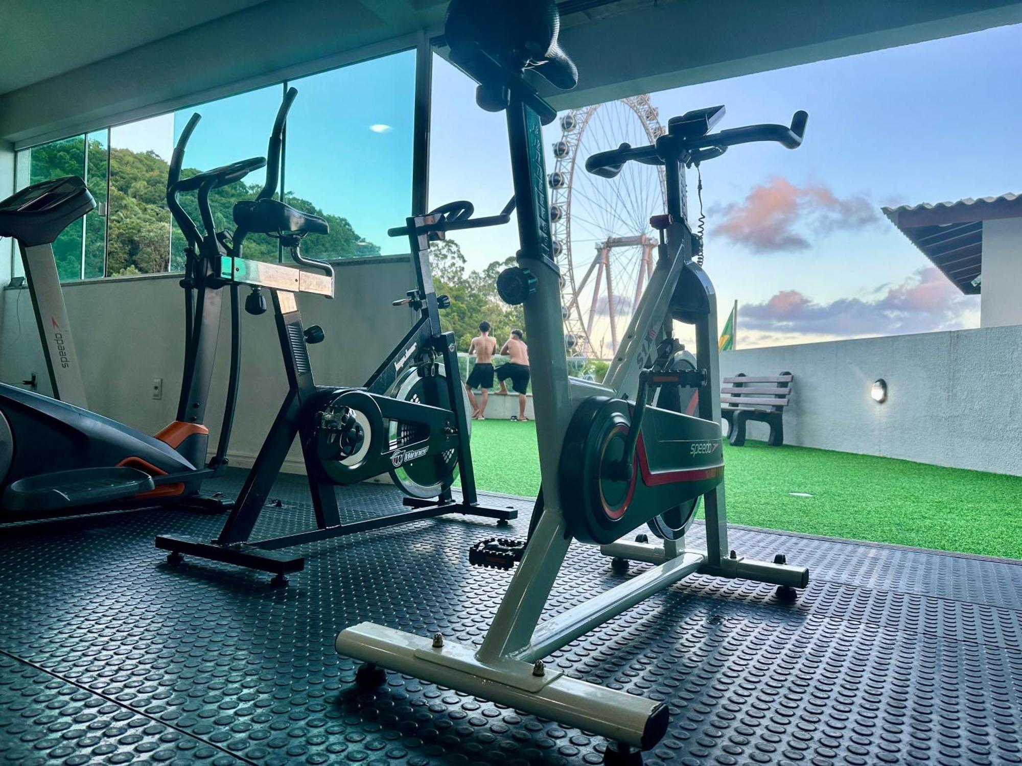 Roda Gigante, Garagem E Piscina Balneario Camboriu Exterior photo